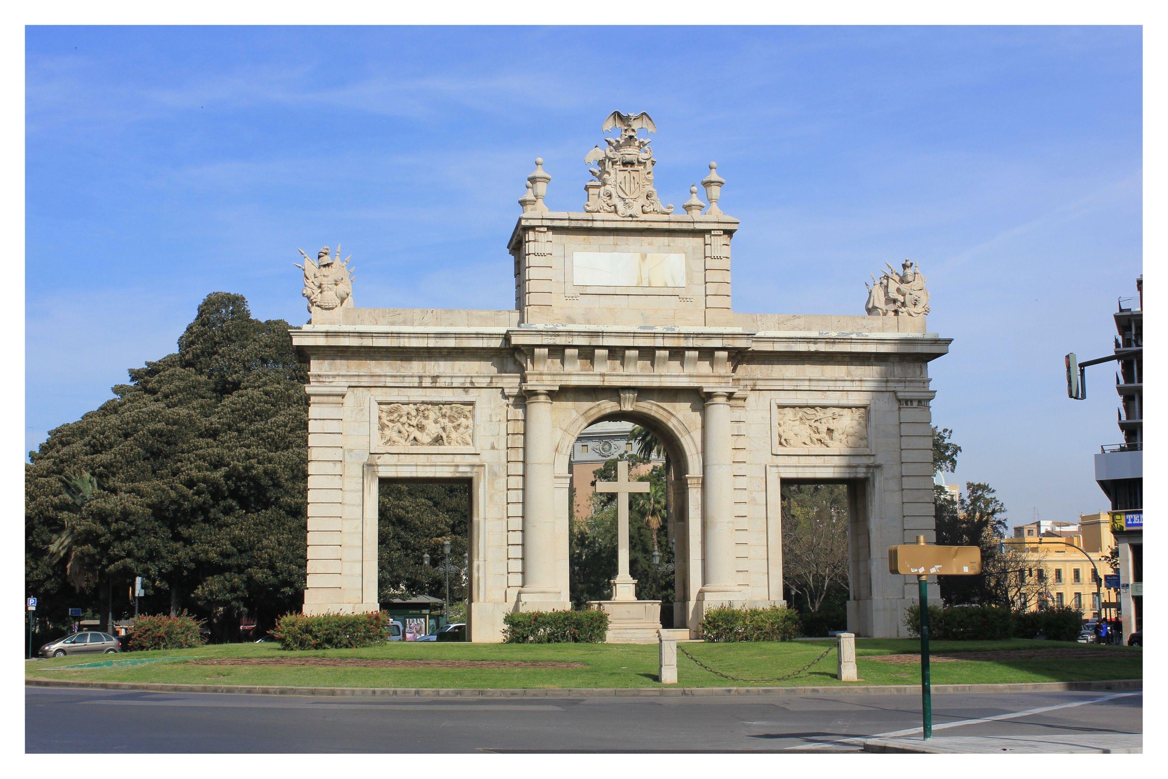 Hi Valencia Boutique — Foto 1